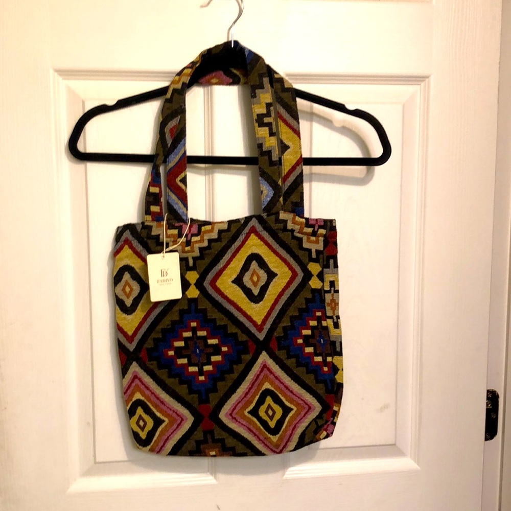 NWT Lightweight Aztec tote